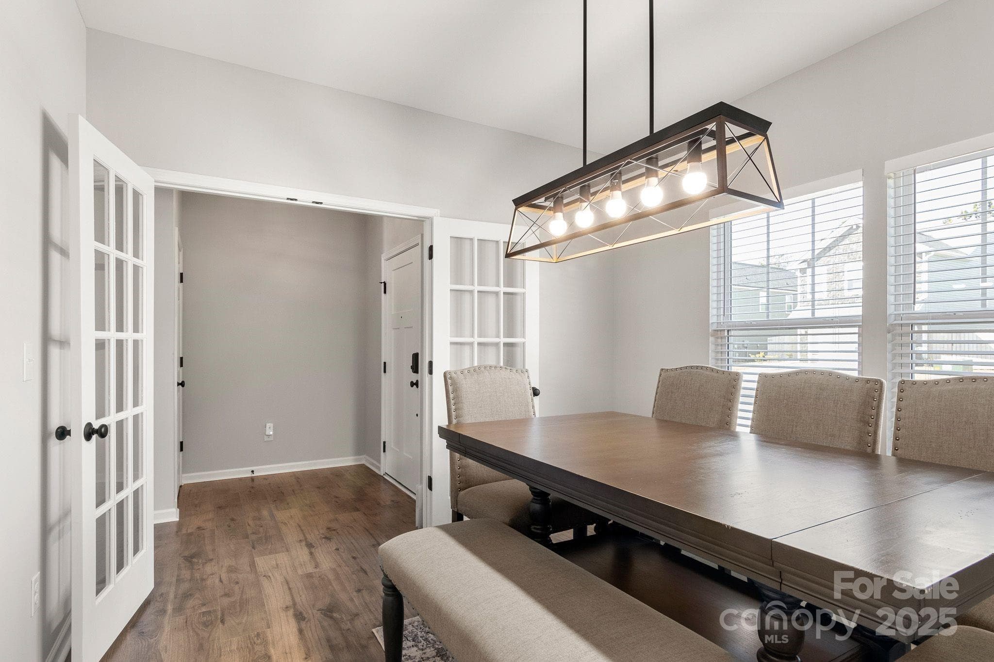 Single Family Residence at 838 Foxglove Lane, York, photo 5 of 44