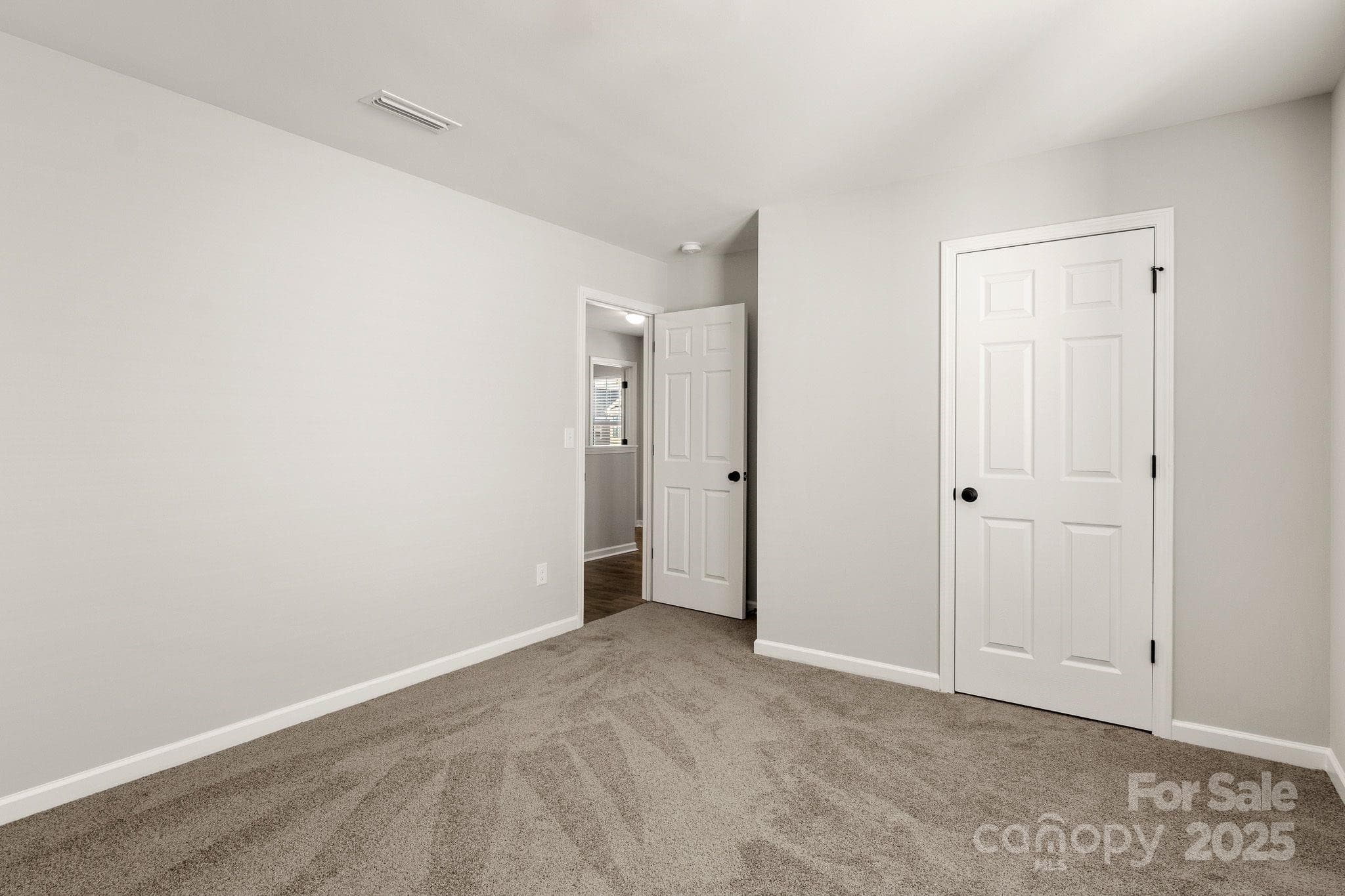 Single Family Residence at 838 Foxglove Lane, York, photo 30 of 44