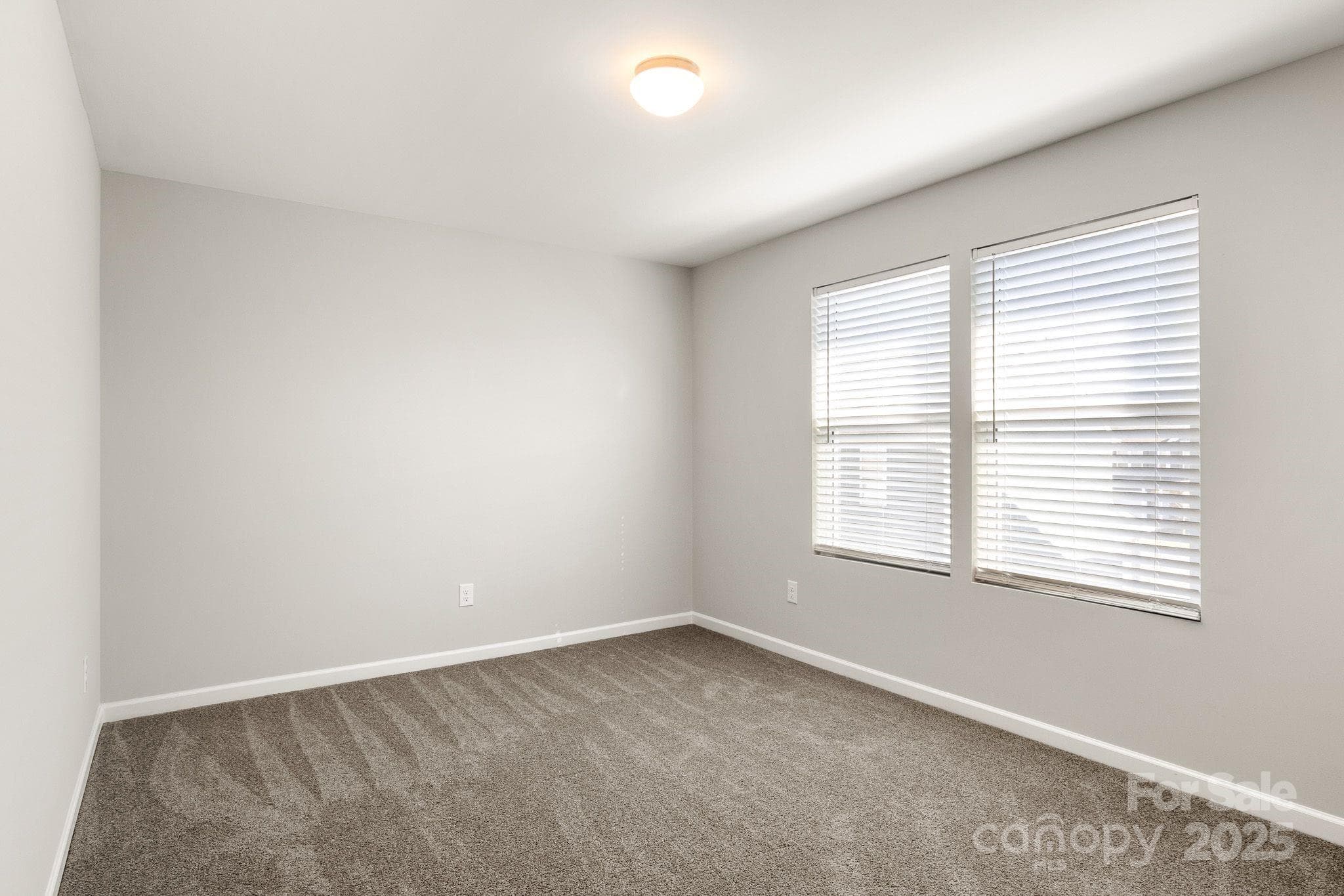 Single Family Residence at 838 Foxglove Lane, York, photo 31 of 44