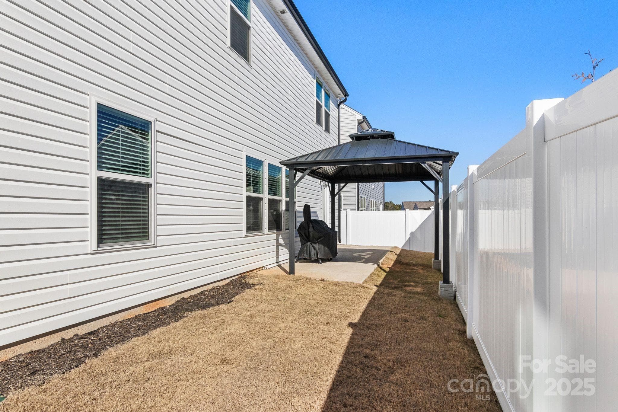 Single Family Residence at 838 Foxglove Lane, York, photo 43 of 44