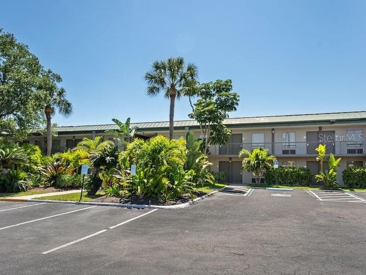 7150 N TAMIAMI TRL #S-613