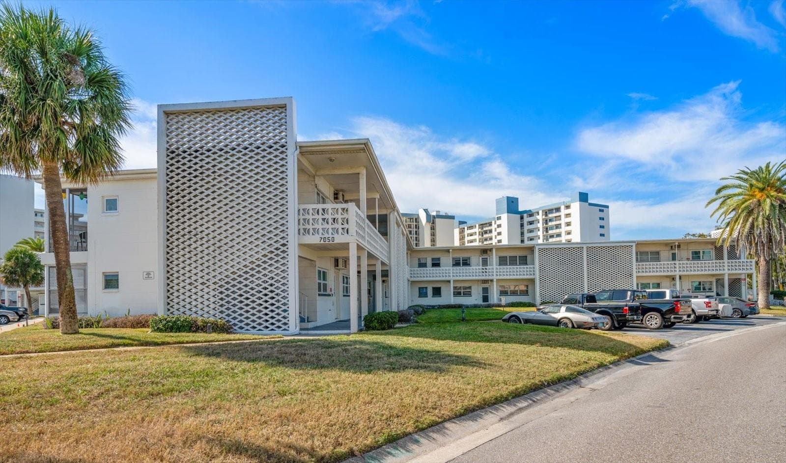 Exterior Side Building View - 7050 SUNSET WAY #6, ST PETE BEACH