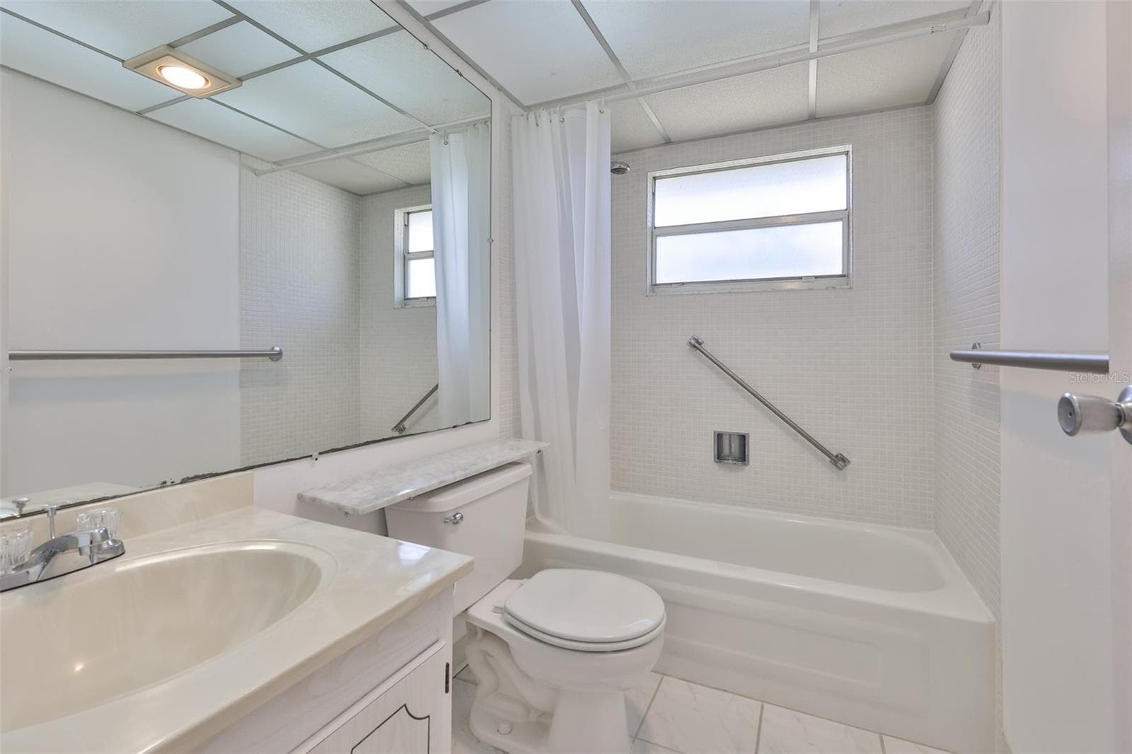 Bath 2, tub and shower combo - 1811 BEDFORD LN #153, SUN CITY CENTER