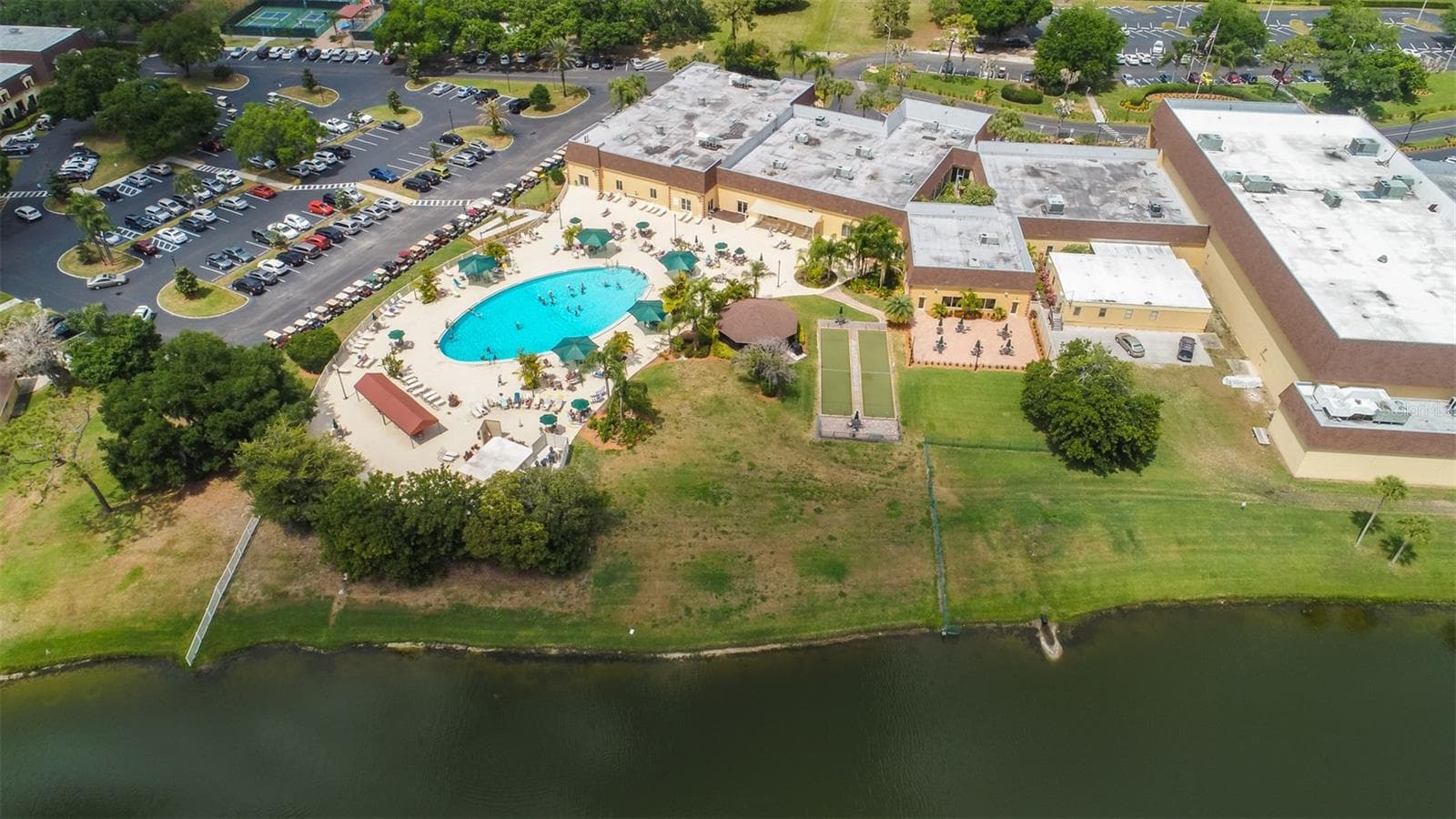 North Clubhouse, indoor and outdoor pools, activities galore - 1811 BEDFORD LN #153, SUN CITY CENTER