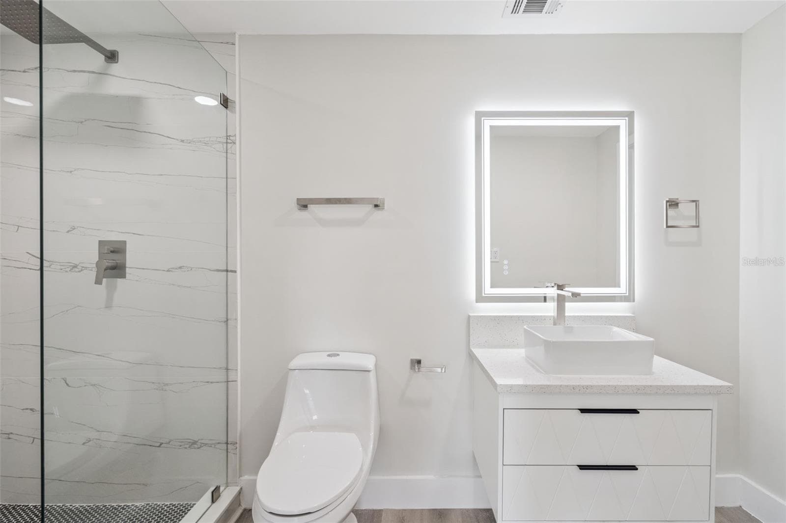Bath 5 - 5526 PARKDALE DR, ORLANDO