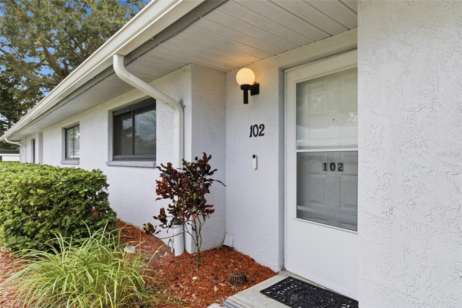 2701 COUNTRYSIDE BLVD #102