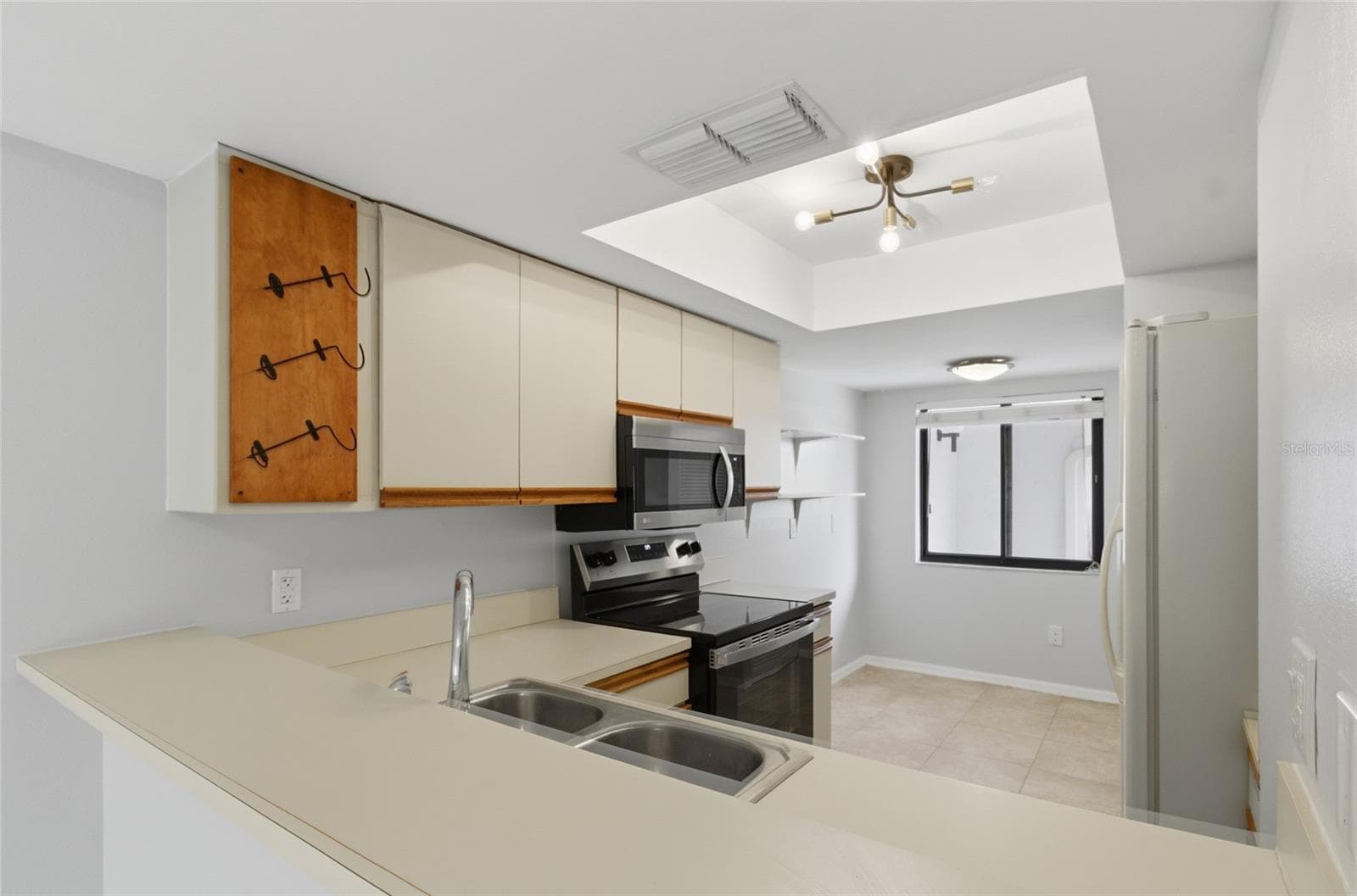 Kitchen - 2701 COUNTRYSIDE BLVD #102, CLEARWATER