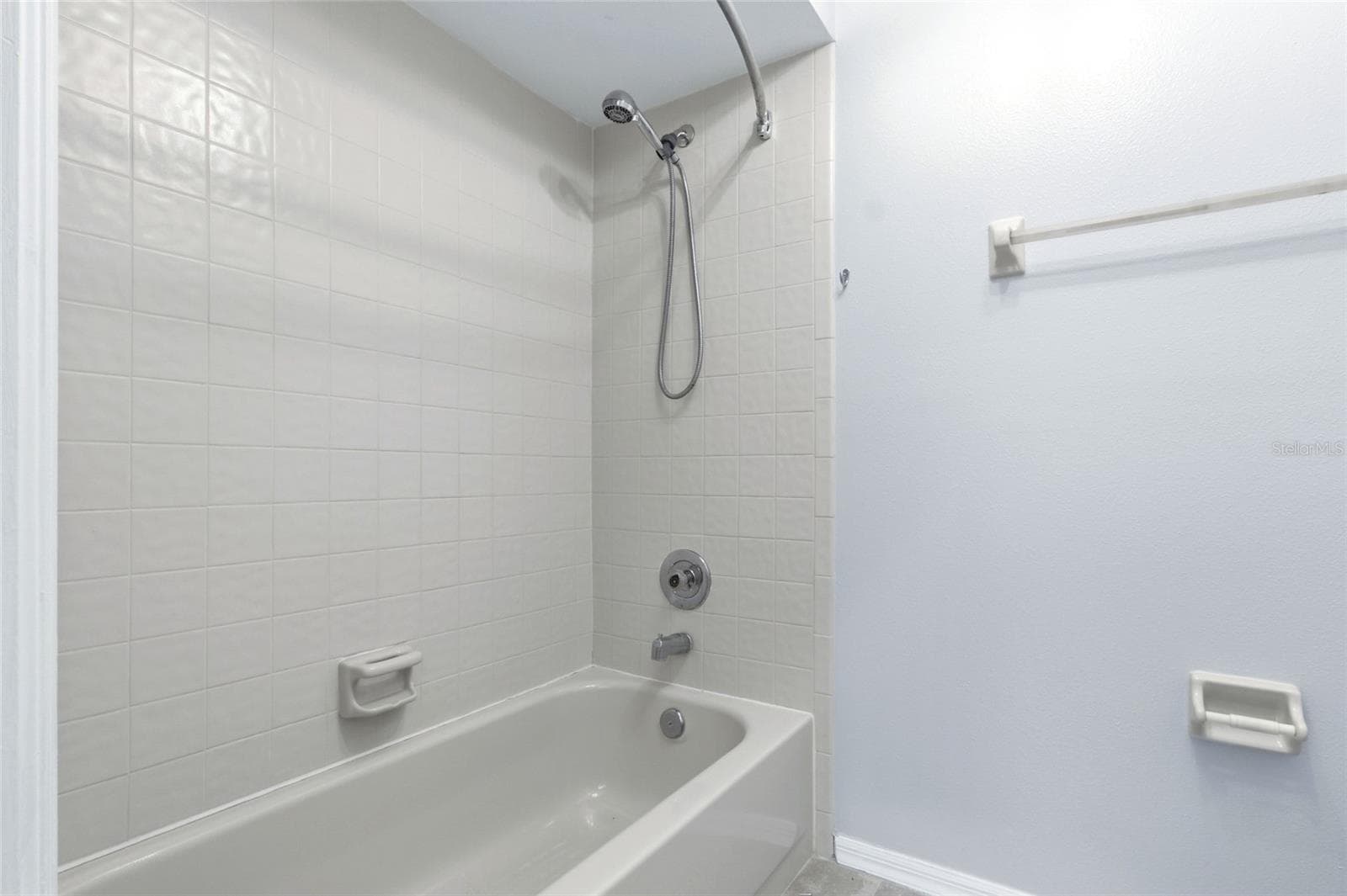 Primary Ensuite Bath - 2701 COUNTRYSIDE BLVD #102, CLEARWATER