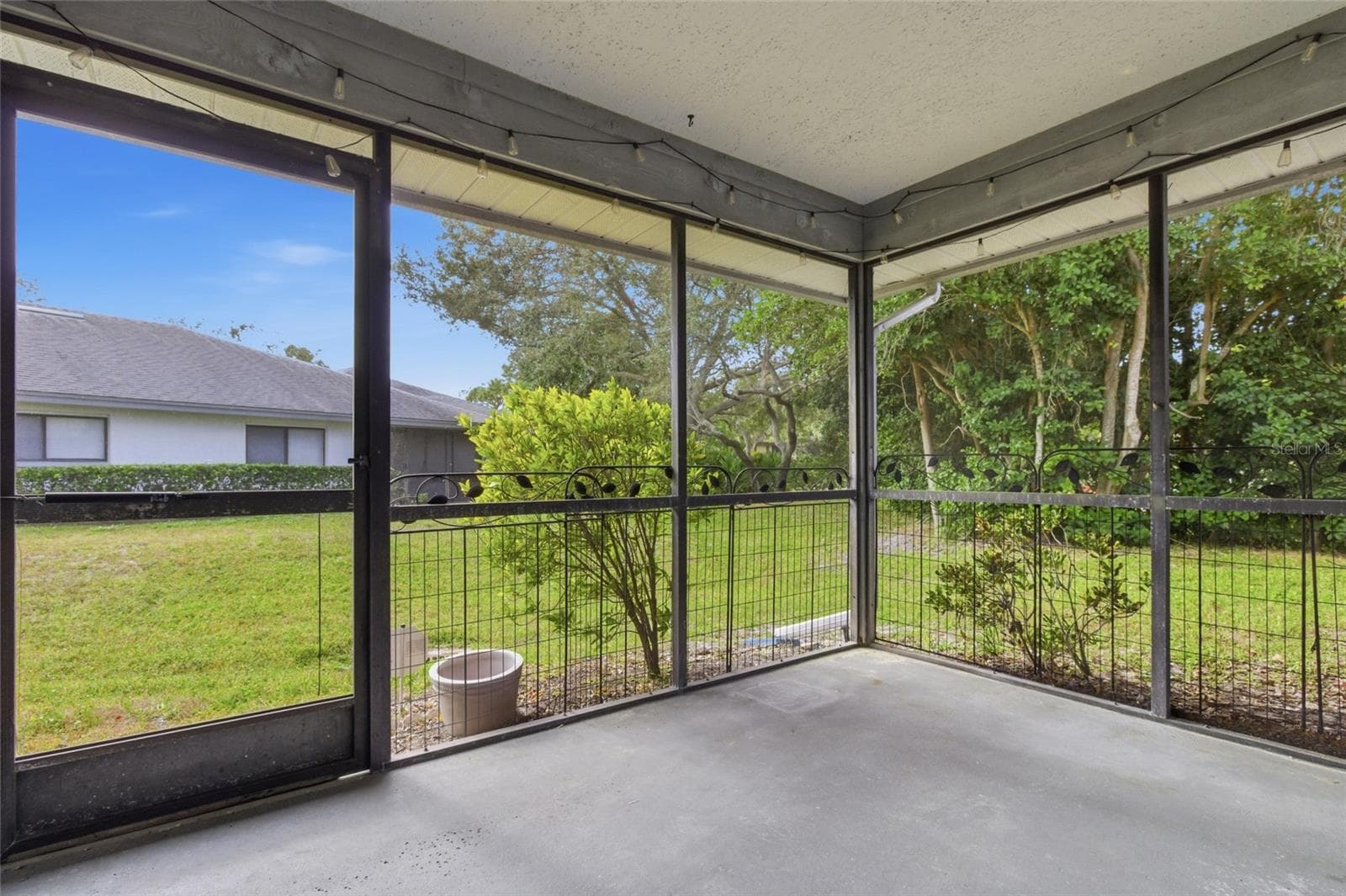 Screened Lanai - 2701 COUNTRYSIDE BLVD #102, CLEARWATER