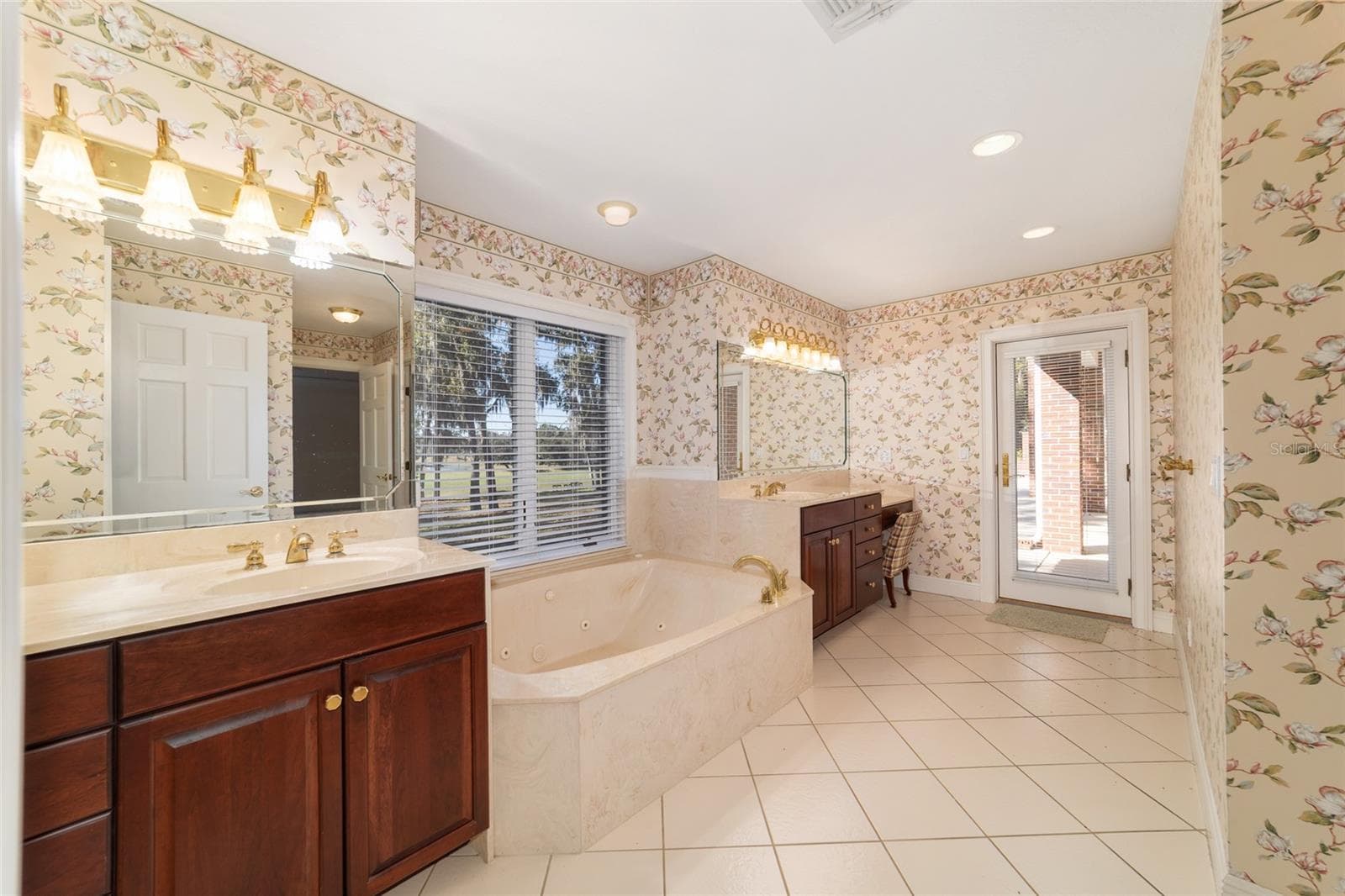 Single Family Residence at 1570 SE 73RD PL, OCALA, photo 16 of 50