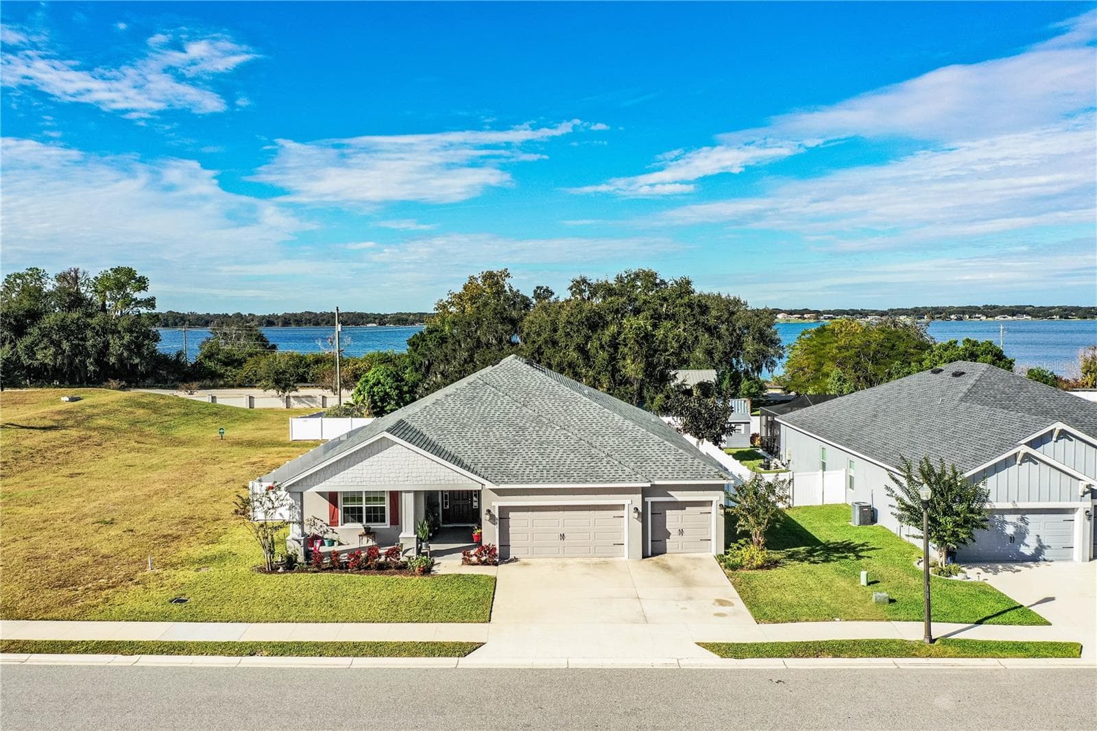 Front of home - 261 WALKERS POINT DR, AUBURNDALE