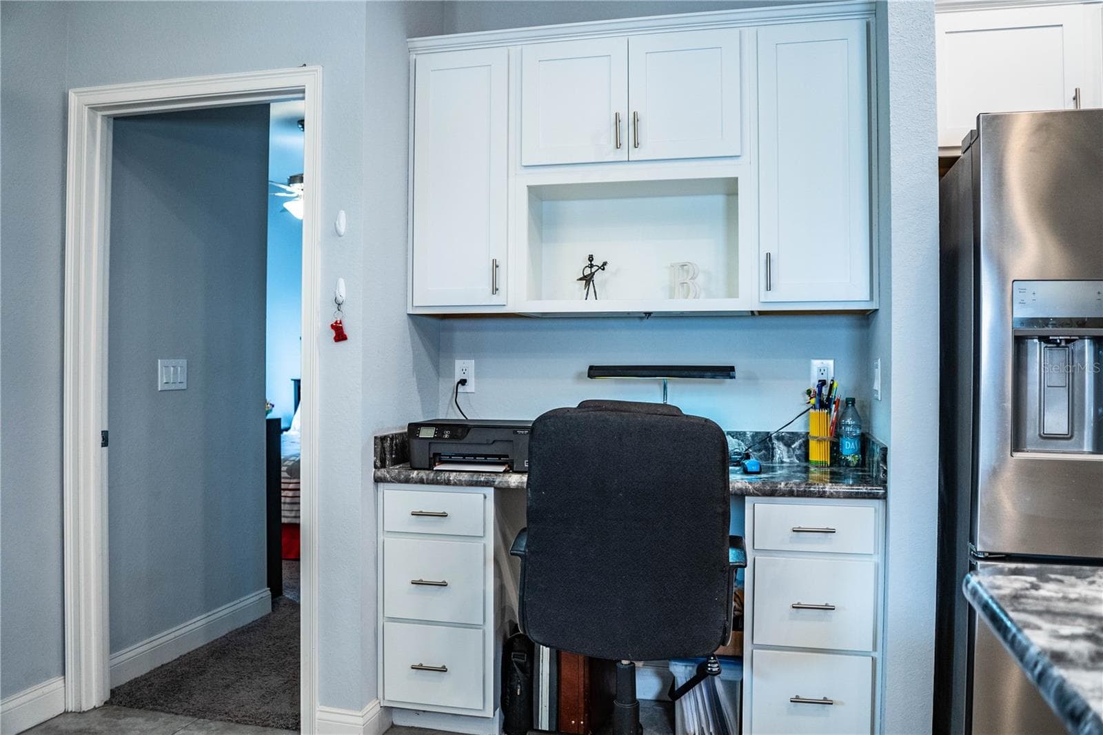Office/desk in kitchen - 261 WALKERS POINT DR, AUBURNDALE