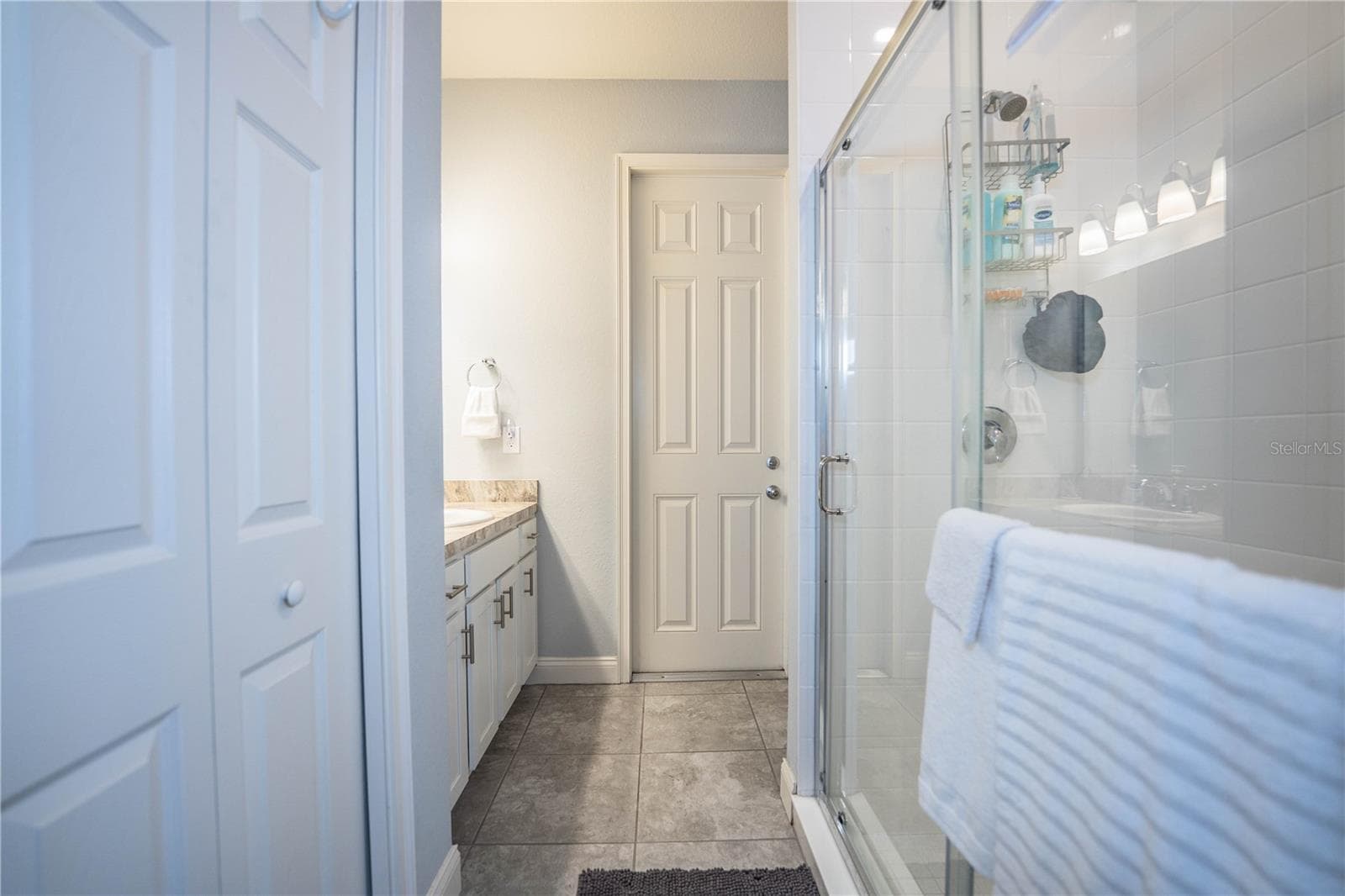 MIL bathroom - 261 WALKERS POINT DR, AUBURNDALE