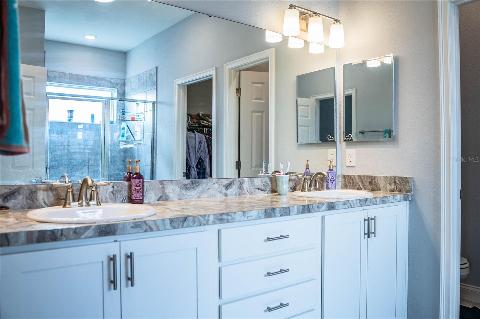 Guest bathroom - 261 WALKERS POINT DR, AUBURNDALE