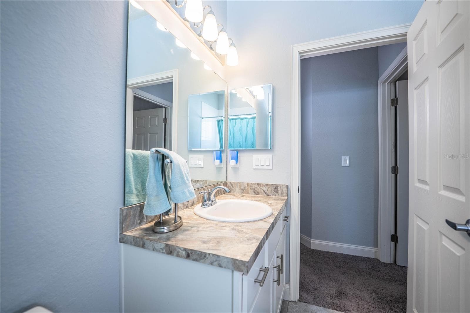 Guest bathroom - 261 WALKERS POINT DR, AUBURNDALE