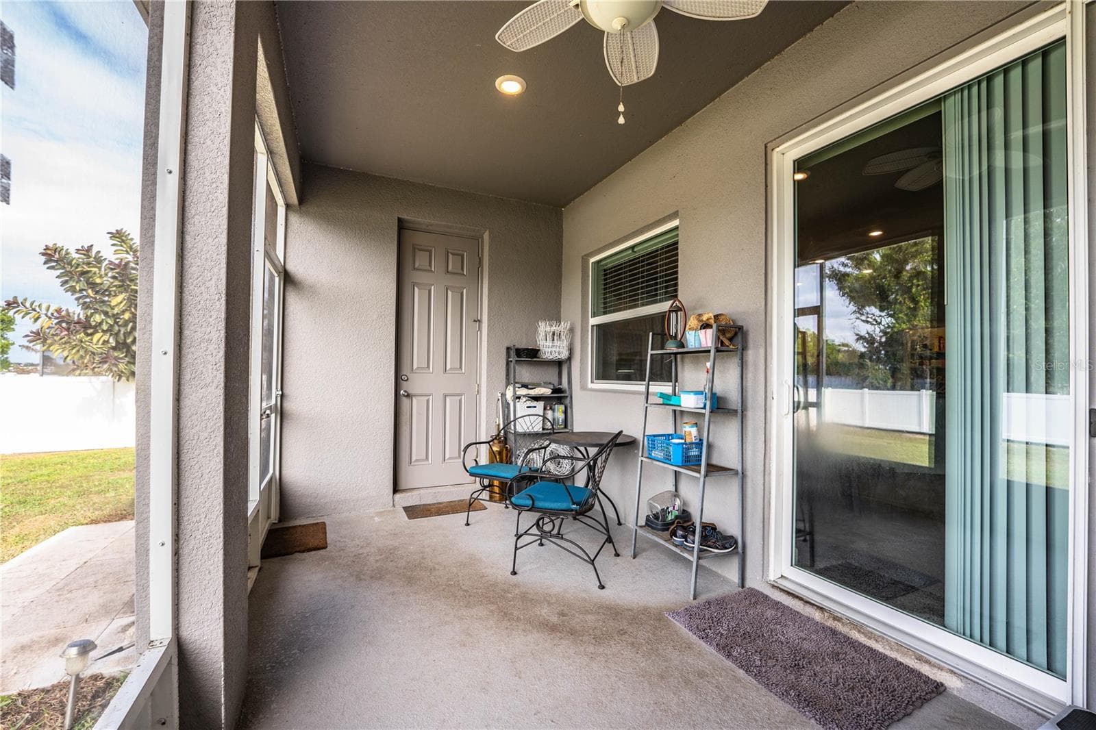 Screened in back porch - 261 WALKERS POINT DR, AUBURNDALE