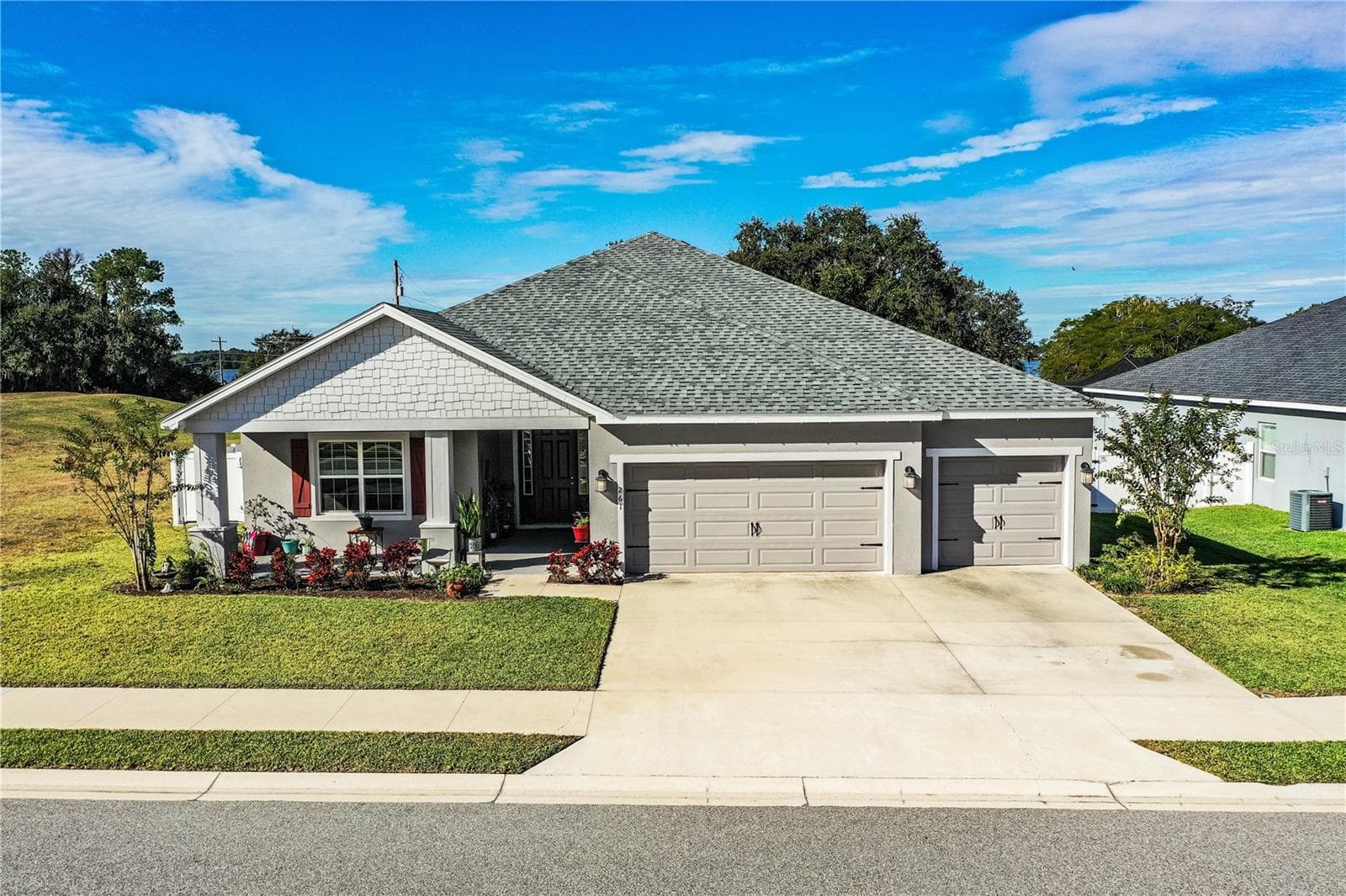 Front of home - 261 WALKERS POINT DR, AUBURNDALE