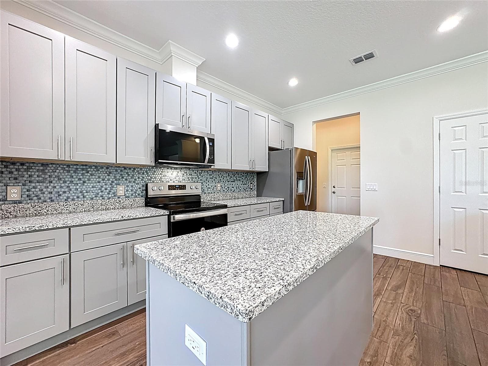 Single Family Residence at 3110 CARNEGIE AVE, ORLANDO, photo 6 of 71