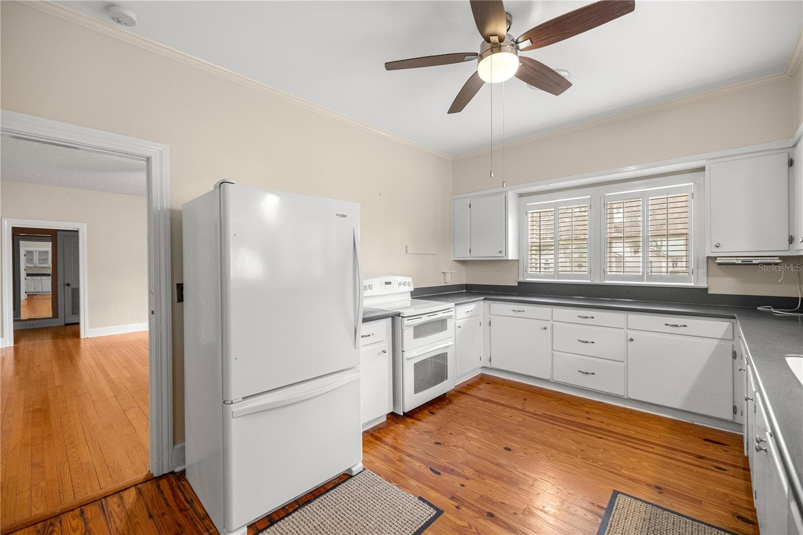 Kitchen - 5915 AVENUE F, MC INTOSH