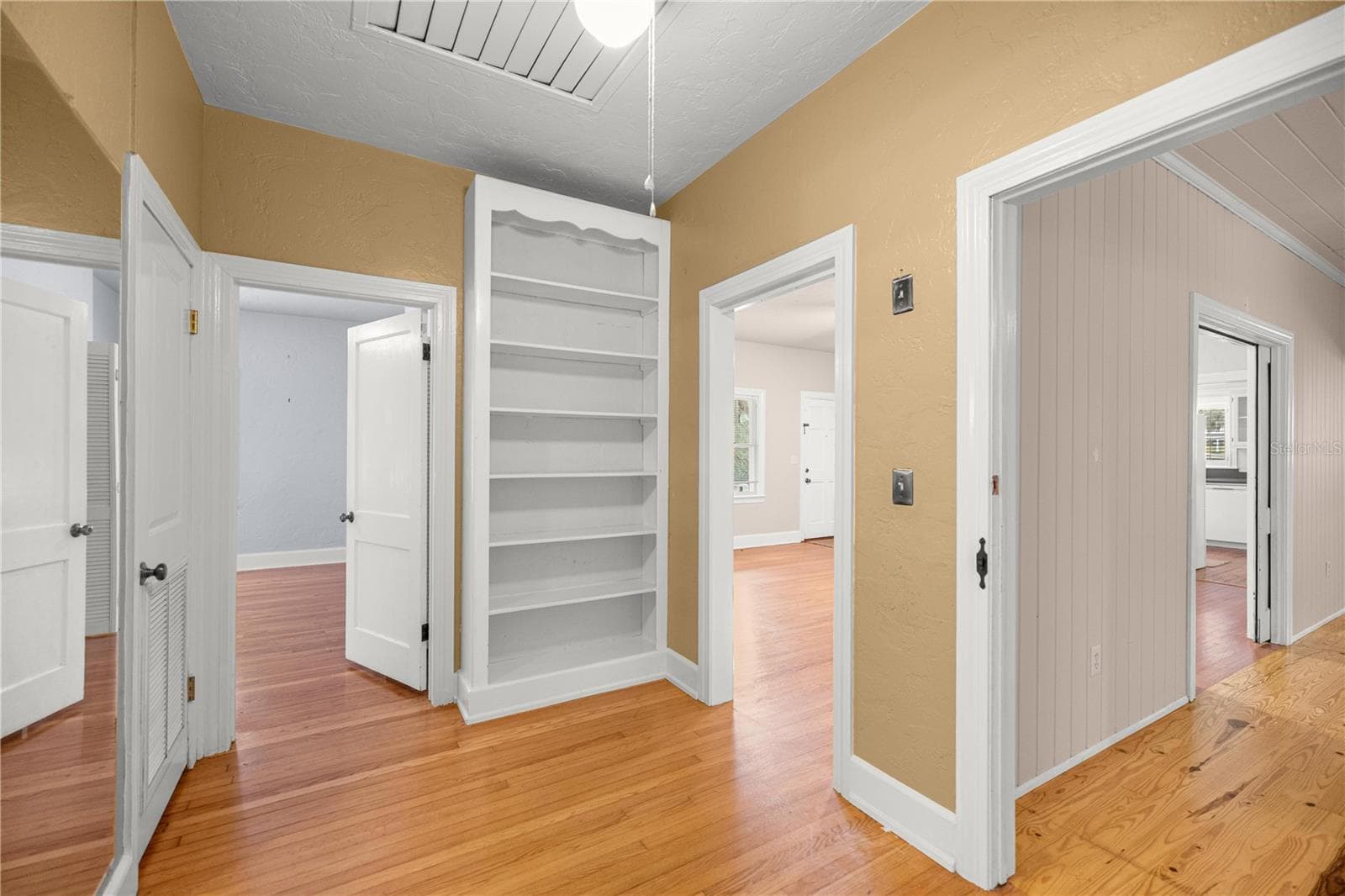 Hallway - 5915 AVENUE F, MC INTOSH