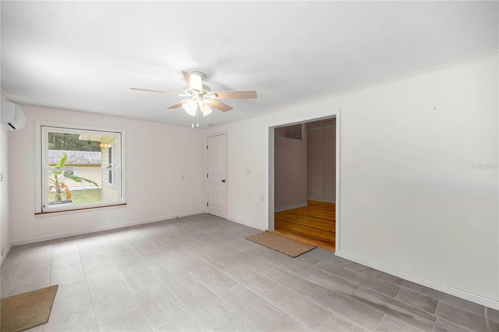 Florida Room - 5915 AVENUE F, MC INTOSH