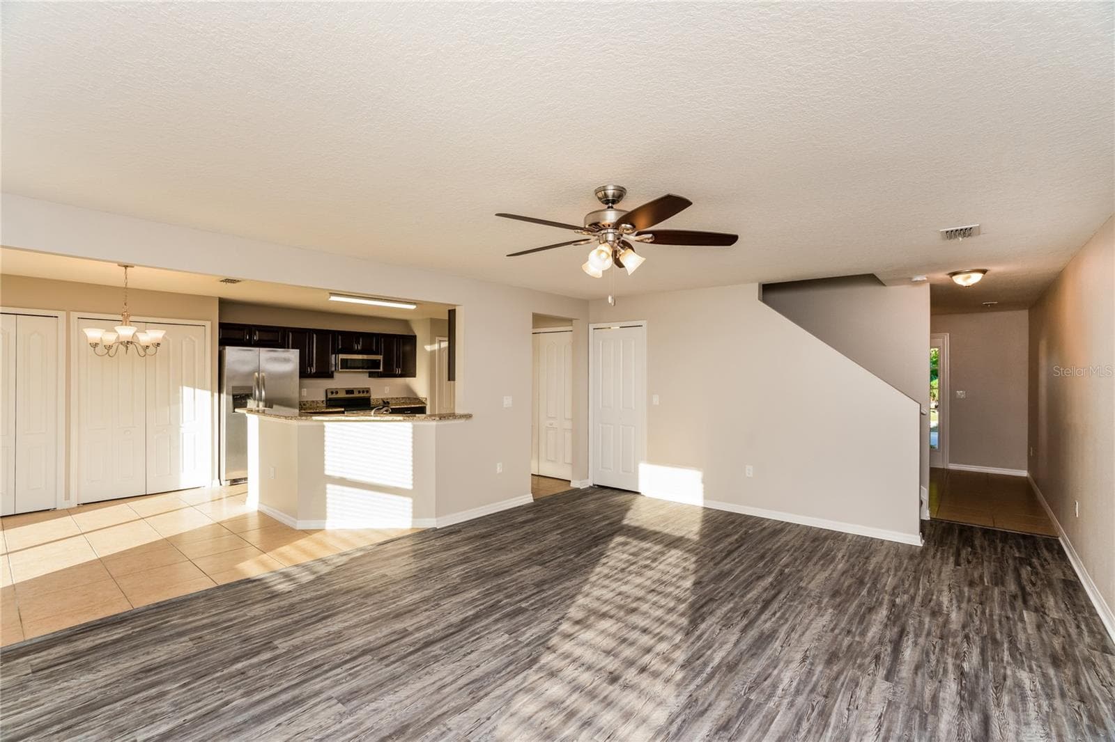 Single Family Residence at 13307 WATERFORD CASTLE DR, DADE CITY, photo 3 of 18