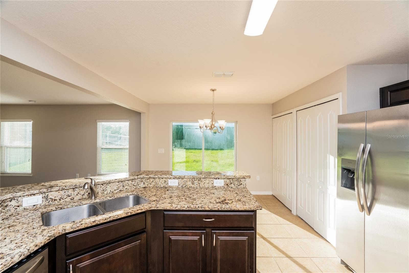 Single Family Residence at 13307 WATERFORD CASTLE DR, DADE CITY, photo 5 of 18