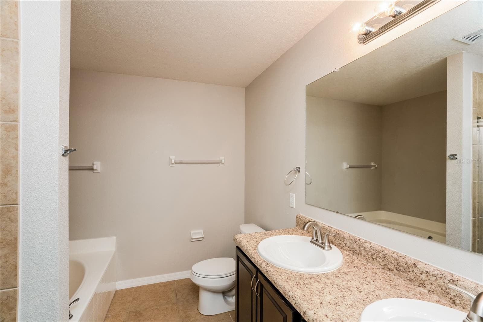 Single Family Residence at 13307 WATERFORD CASTLE DR, DADE CITY, photo 9 of 18
