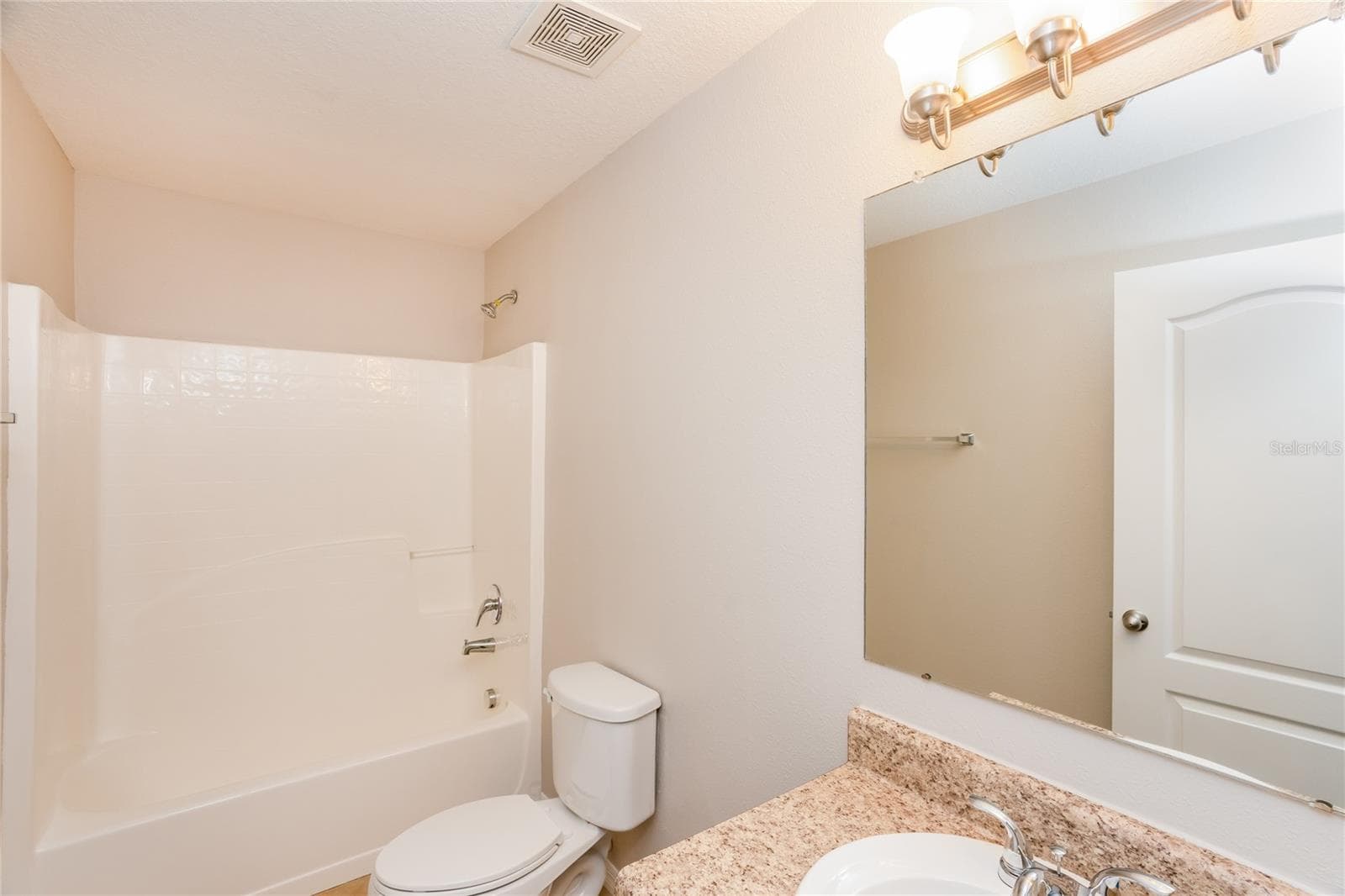 Single Family Residence at 13307 WATERFORD CASTLE DR, DADE CITY, photo 10 of 18
