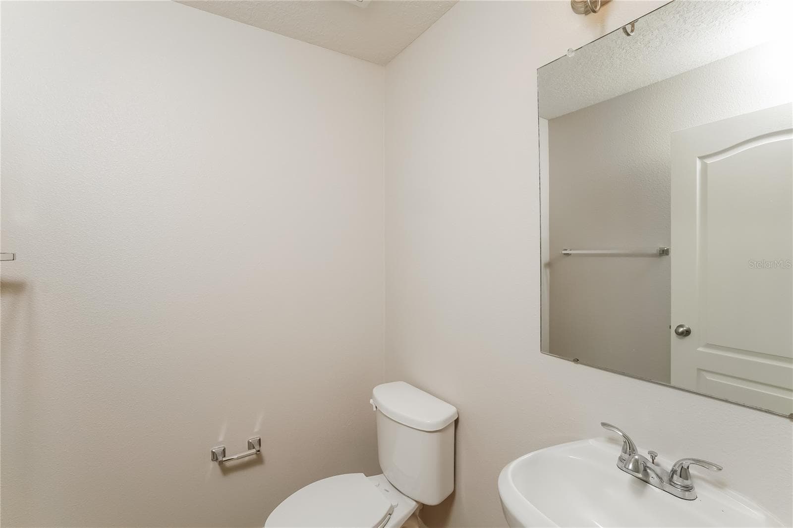 Single Family Residence at 13307 WATERFORD CASTLE DR, DADE CITY, photo 14 of 18