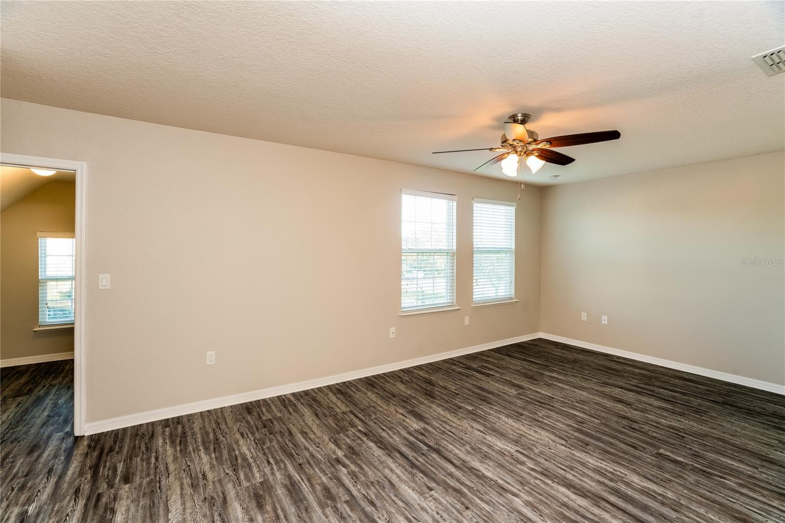 Single Family Residence at 13307 WATERFORD CASTLE DR, DADE CITY, photo 16 of 18