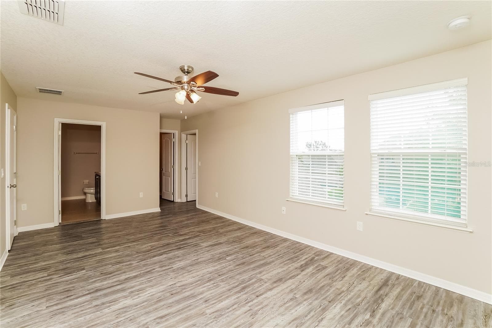 Single Family Residence at 13307 WATERFORD CASTLE DR, DADE CITY, photo 17 of 18