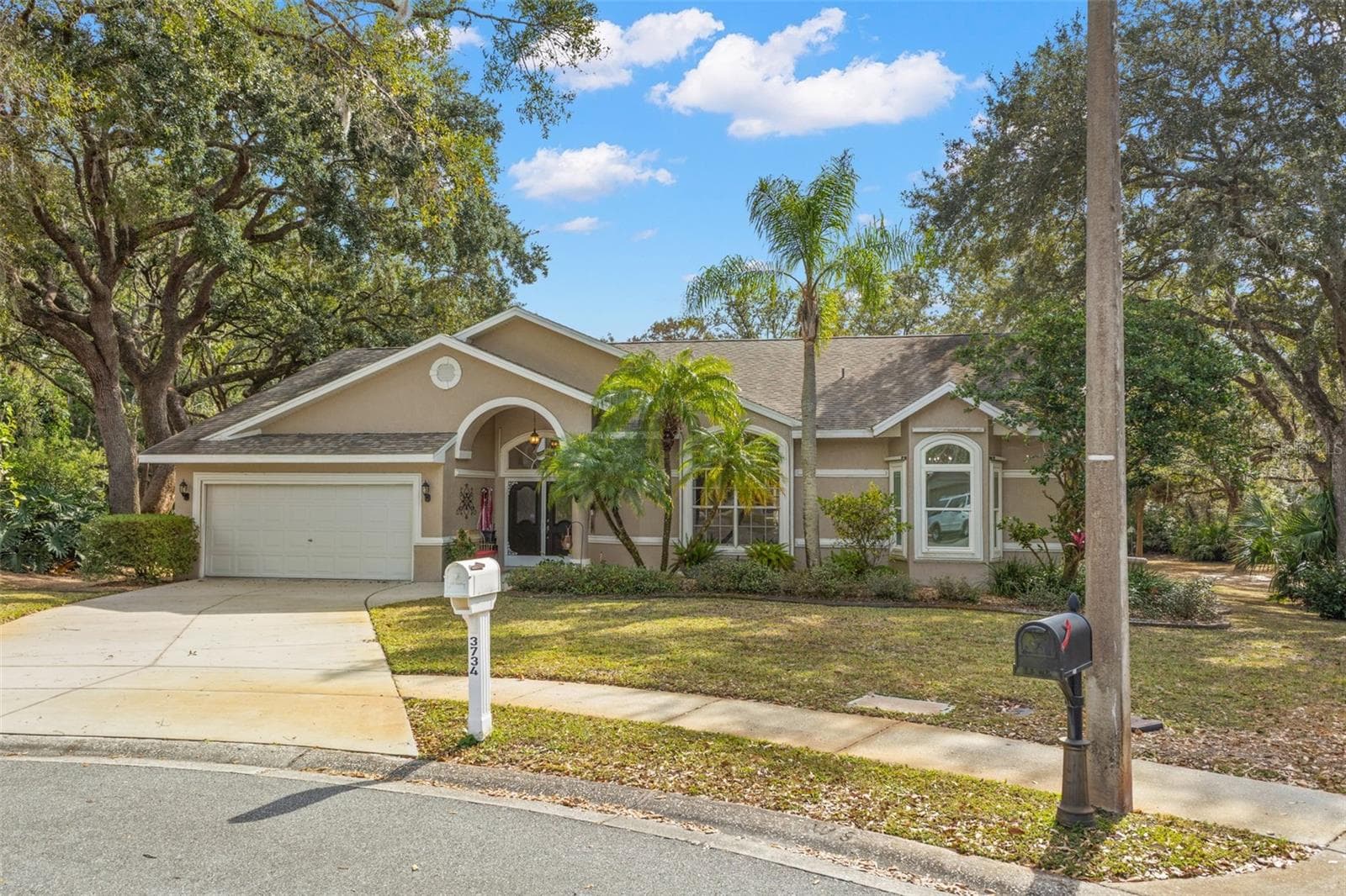 Front of home - 3734 THORNBUSH LN, NEW PORT RICHEY