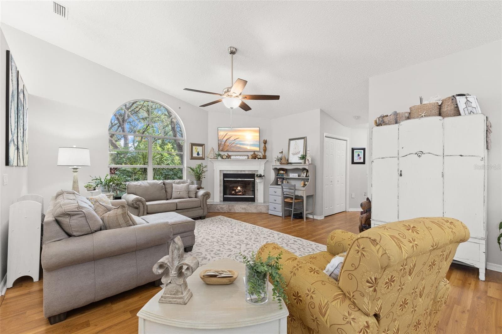 Family Room - 3734 THORNBUSH LN, NEW PORT RICHEY