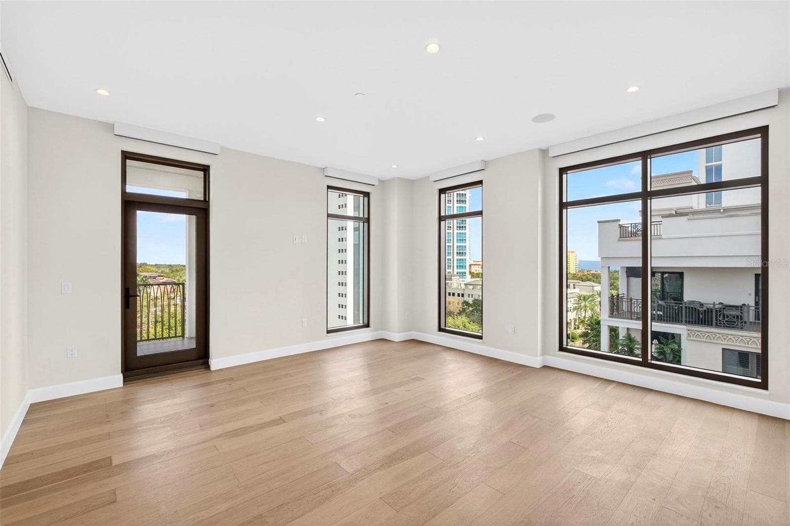 Living Room - 126 4TH AVE NE #601, ST PETERSBURG