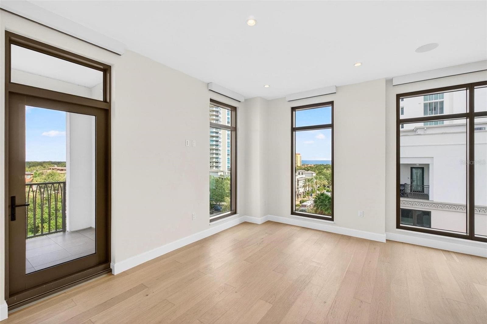 Living Room - 126 4TH AVE NE #601, ST PETERSBURG