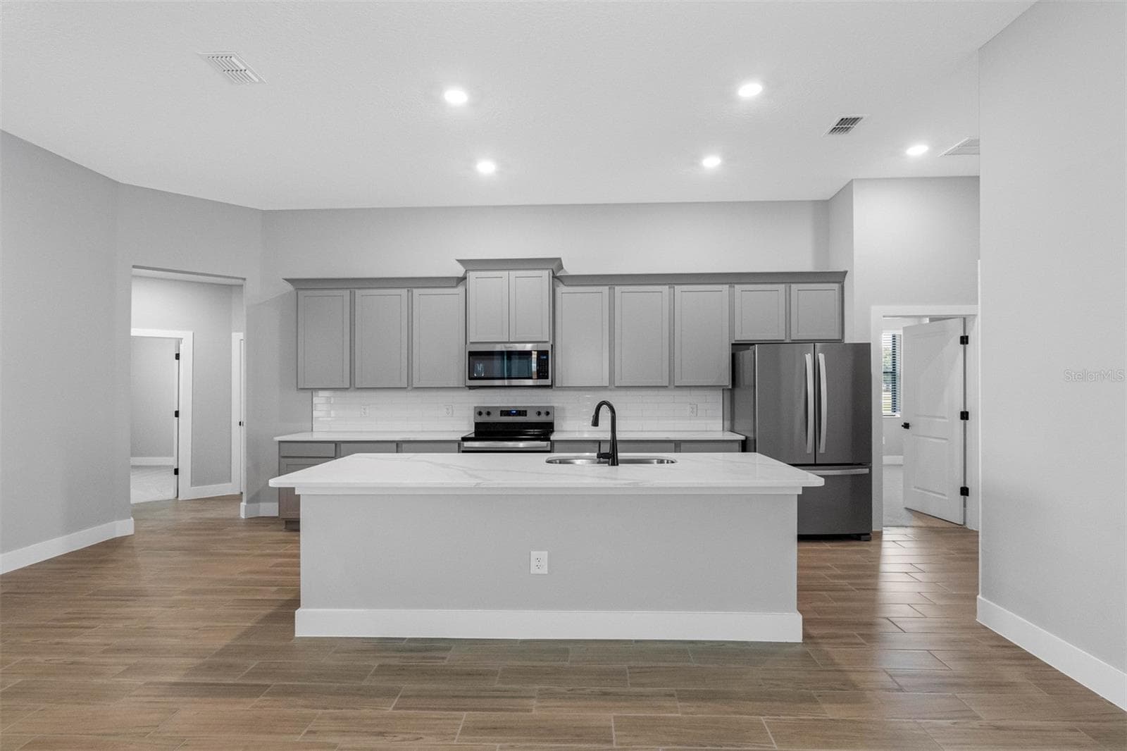 Single Family Residence at 13509 WALDEN SHEFFIELD RD, DOVER, photo 4 of 7