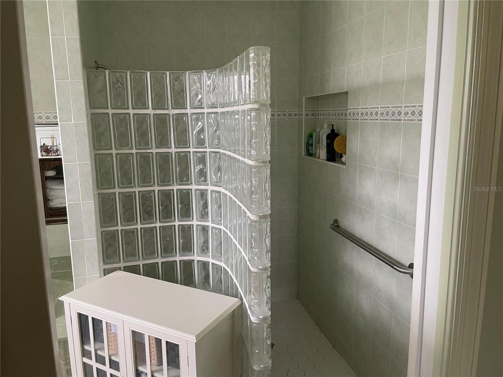 ROMEMAN WALK IN SHOWER PRIMARY BATH - 18029 OHARA DR, PORT CHARLOTTE