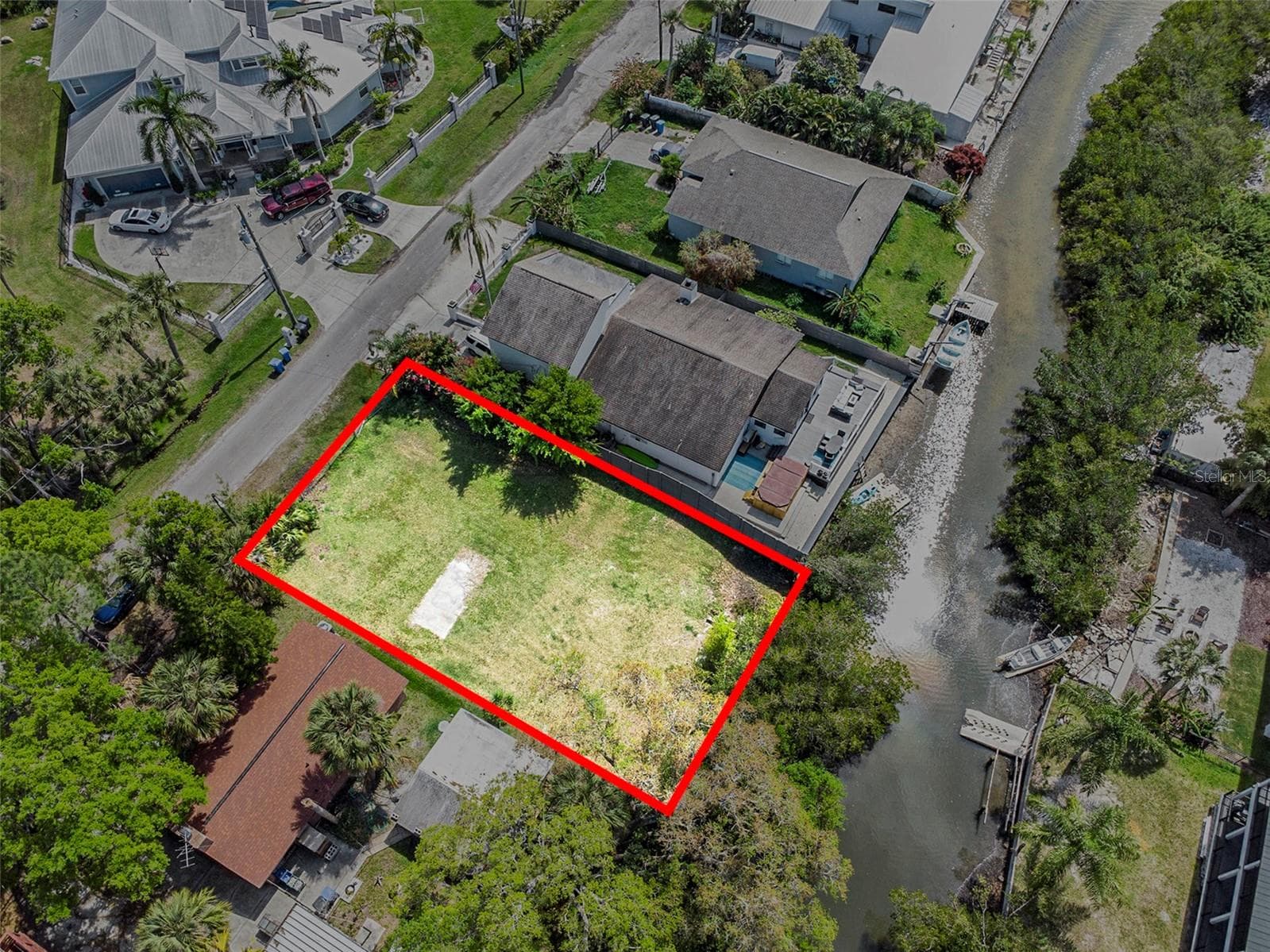 7406 BAY DR