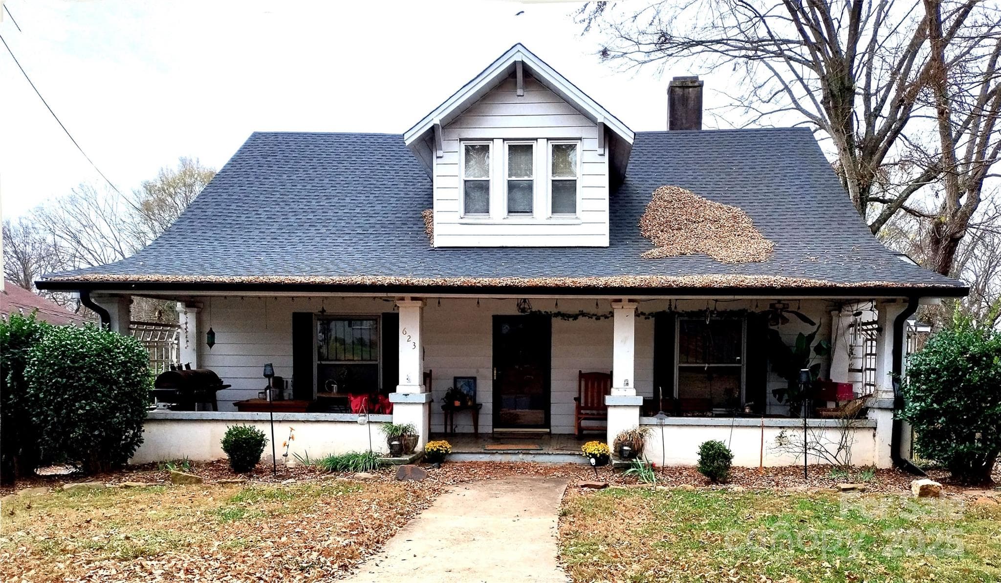 Single Family Residence at 623 4th Avenue SW, Hickory, photo 2 of 3
