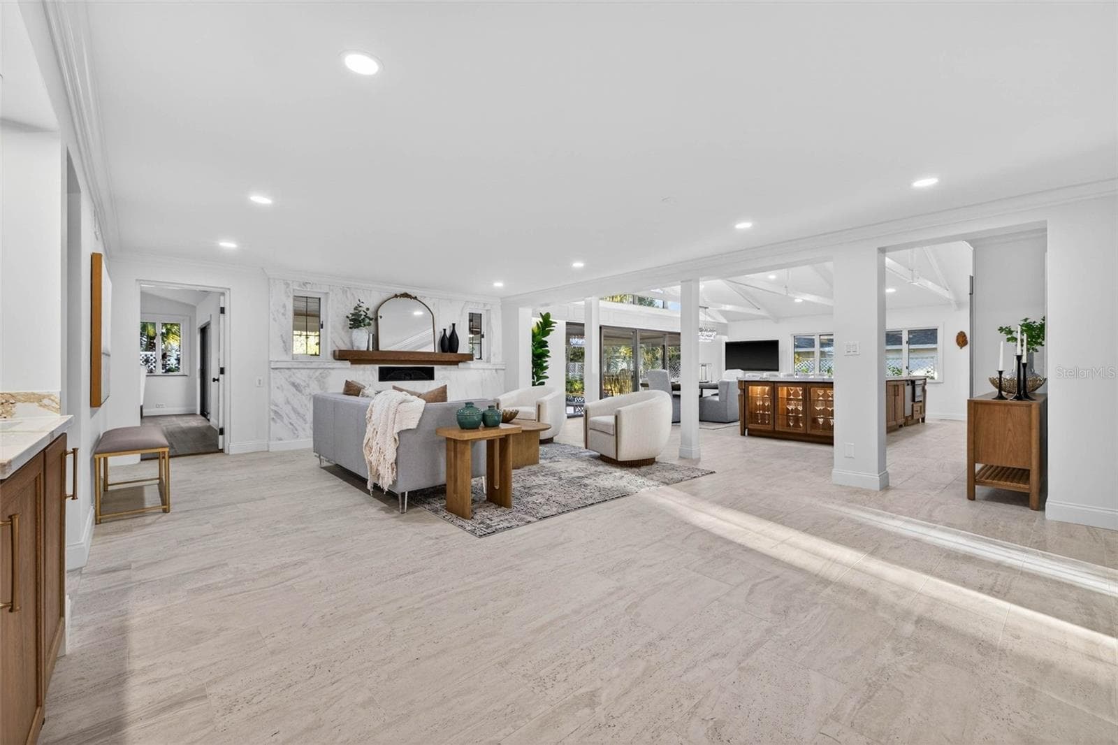 Family/Kitchen/Dining - 1222 BRIGHTWATERS BLVD NE, ST PETERSBURG