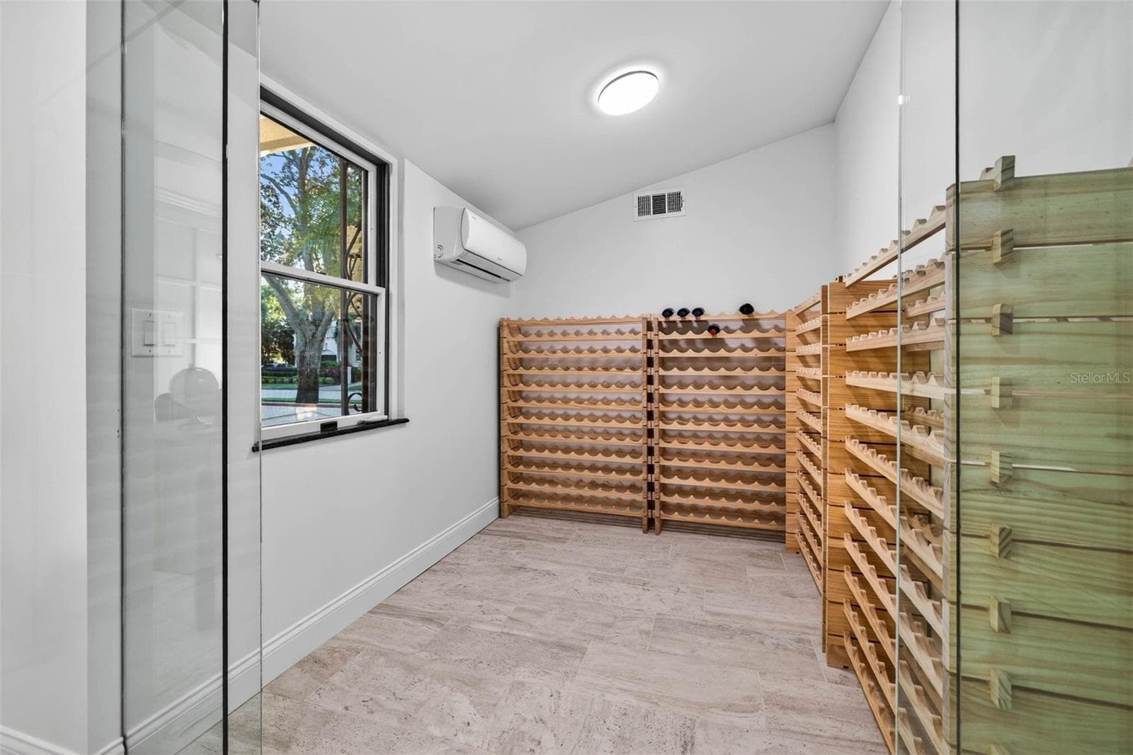 Wine Room - 1222 BRIGHTWATERS BLVD NE, ST PETERSBURG