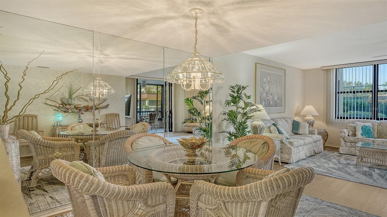 Mirrored Dining Room - 8773 MIDNIGHT PASS RD #102G, SARASOTA