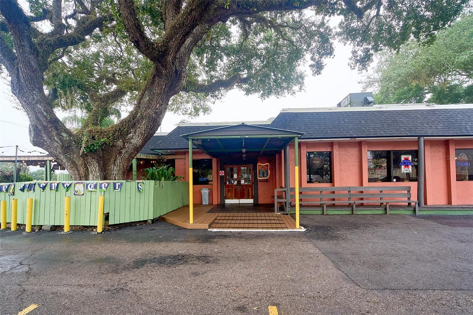 706 E BRANDON BLVD