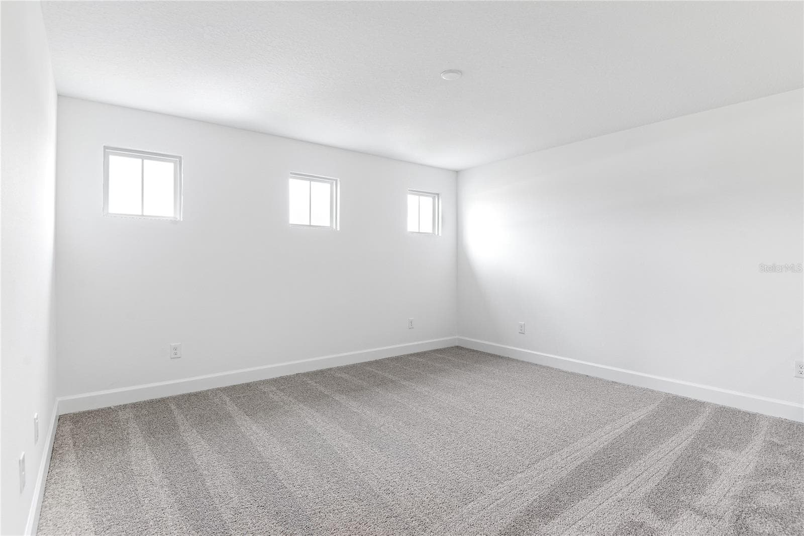 Single Family Residence at 178 BLUE STAR CT, TAVARES, photo 10 of 20