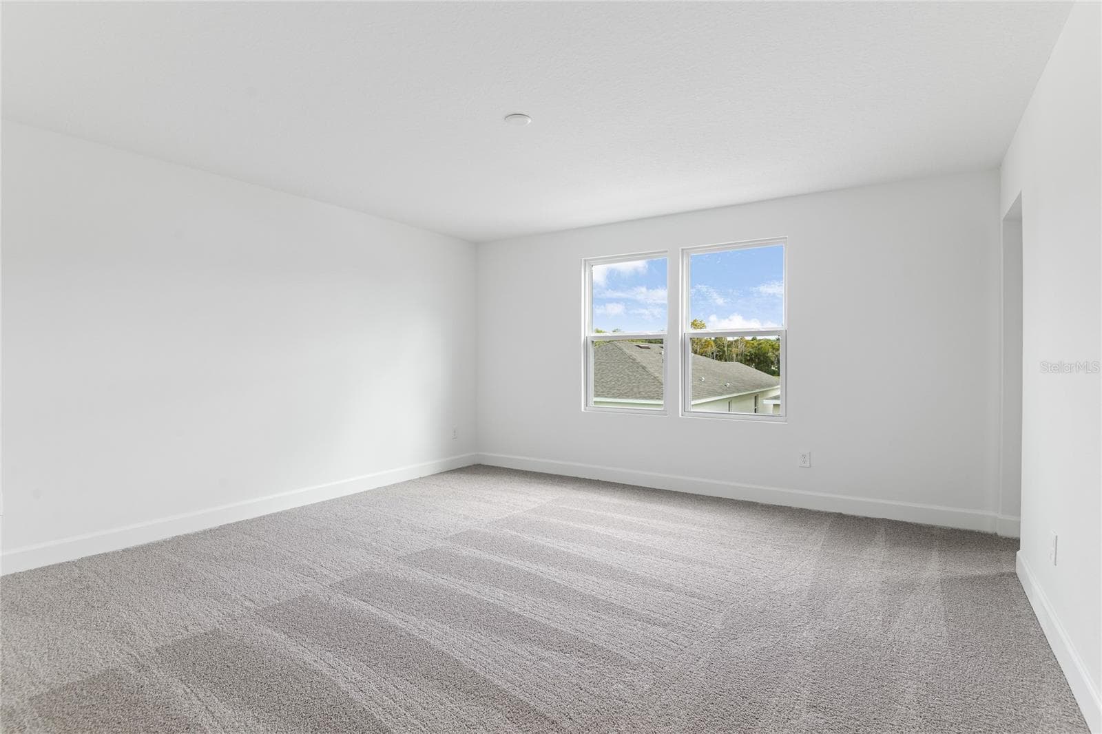 Single Family Residence at 178 BLUE STAR CT, TAVARES, photo 11 of 20