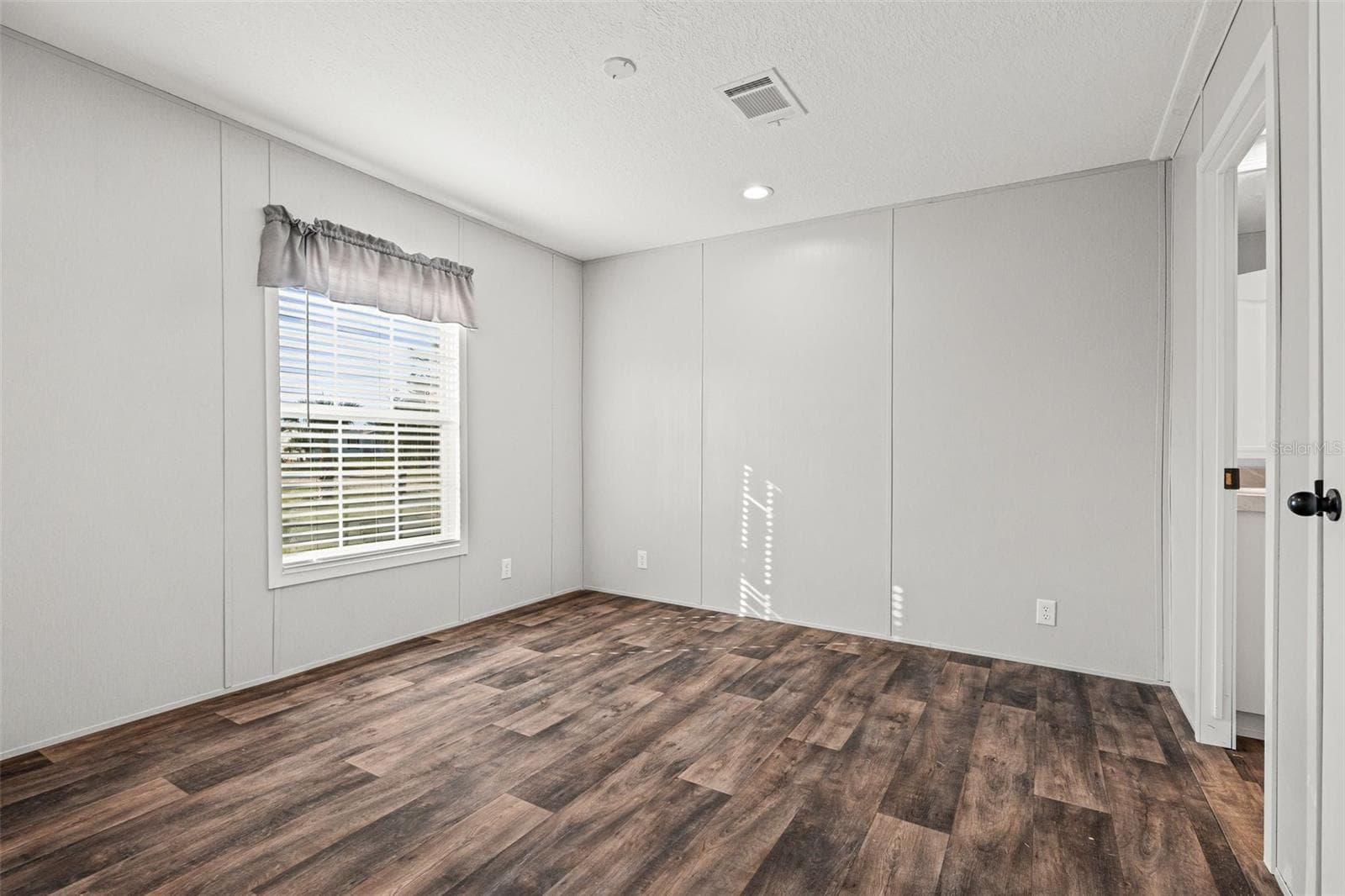 Manufactured Home at 8432 SWEDEN BLVD, PUNTA GORDA, photo 11 of 23