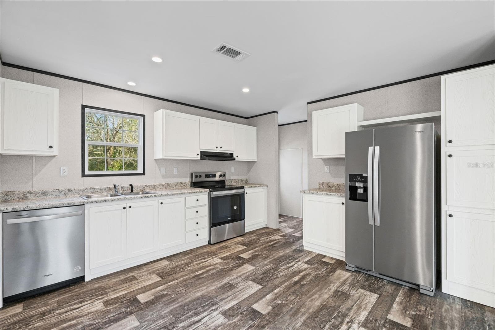 Manufactured Home at 8426 SWEDEN BLVD, PUNTA GORDA, photo 9 of 23