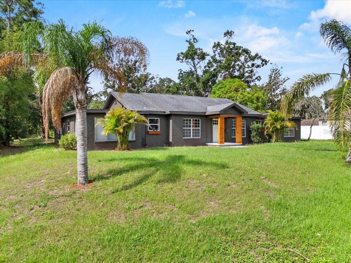 Single Family Residence at 504 PRADO PL, LAKELAND, photo 2 of 60