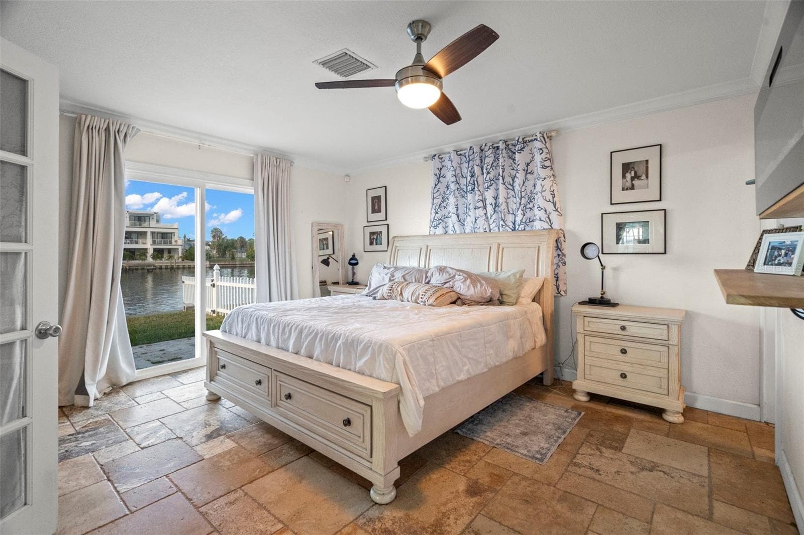 Single Family Residence at 2288 EDYTHE DR, DUNEDIN, photo 5 of 60
